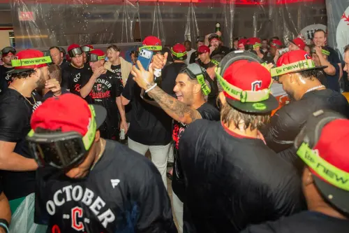 ▲守護者克服的15.5場勝差逆轉封王，創下大聯盟史上最大逆轉紀錄，打破1914年勇士隊（15場）的前紀錄。（圖／美聯社／達志影像）