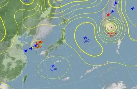 ▲右上方的浣熊颱風，生存在2個高壓之間，沒有明確的力道指引方向。（圖／中央氣象署cwa.gov.tw）