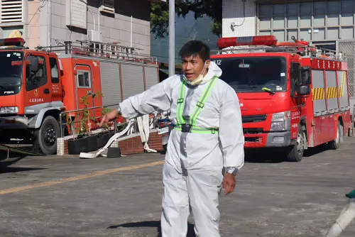 ▲第3作戰區33化兵群劉少卿士官長，雖遇胞弟百日法會，仍選擇堅守救災崗位。（圖／記者莊全成翻攝）