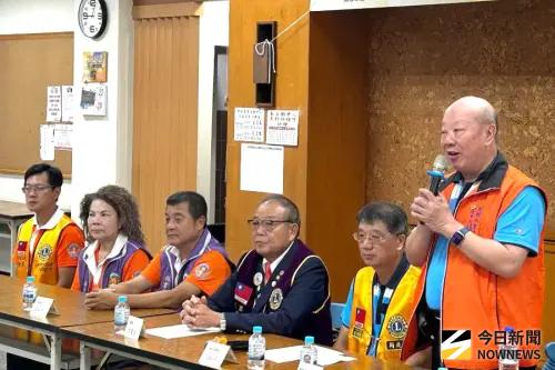 ▲高雄市寶盛慈善會理事長楊發財(站立者)致詞。(圖／記者黃守作攝，2025.09.29)