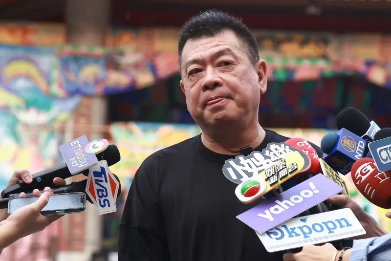 ▲孫德榮（如圖）要替愛徒于朦朧舉辦招魂法會，他今日在臉書公開時間、地點，表示費用他會全部包辦，也開放粉絲參加。（圖／記者葉政勳攝）