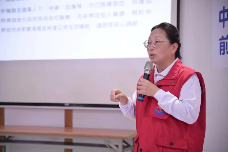 ▲剛解散水電群組，徐榛蔚又被爆「早就離開指揮中心」！換這人指揮。（圖／擷取自徐榛蔚臉書）