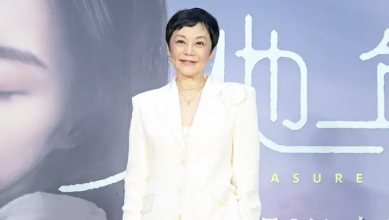 ▲擔任監製的張艾嘉（如圖）今（29）日出席《他年她日》星光首映會，心疼花蓮光復災情嚴重，宣布將今日電影包場所有收入，全數捐給當地投入救災，「關心我們老百姓生活是更重要的事情！」（圖／甲上娛樂提供）