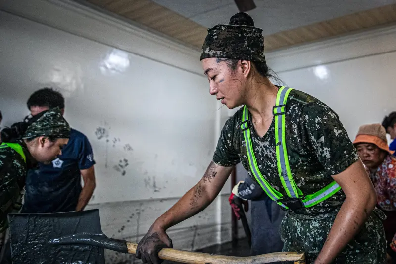 ▲國軍分秒必爭，持續投入花蓮光復災區復原。（圖／陸軍司令部提供）