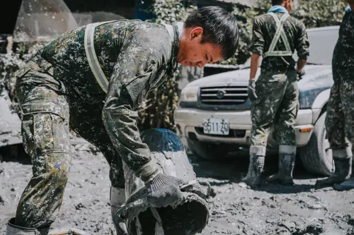 國軍花蓮光復鄉救災破萬人次　顧立雄：有信心中秋前完成清淤
