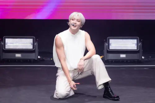 產賀下跪求婚粉絲！TICC開SOLO演唱會　感嘆6年前ASTRO也是同場地
