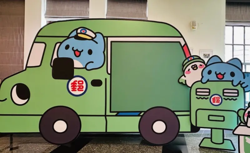 ▲中華郵政X咖波聯名活動今（30）日盛大登場，多種聯名商品、可愛咖波郵局準備上線。（圖/郵點特別臉書）