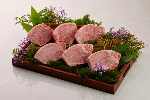 ▲乾杯集團推出多種外帶烤肉組合，像是「宮崎牛A5菲力牛排禮盒」，帶有冠軍和牛光環。（圖／乾杯集團提供）