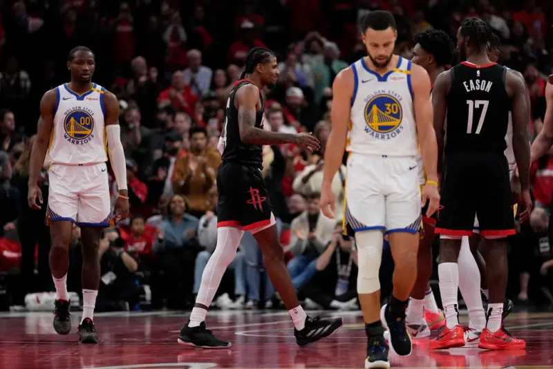 ▲金州勇士當家球星柯瑞（Stephen Curry）近期針對庫明加續約議題給出個人看法，他坦言球隊目前正陷入某種意義上的困境，也透露自己有持續溝通，了解庫明加的想法，並相信一切最終都會步上正軌。（圖／美聯社／達志影像）