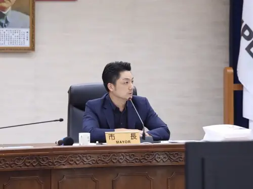 Taipei mayor Chiang Wan-an hosts a meeting. (Taipei City Government)