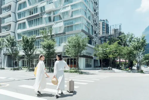 ▲長榮酒店線上旅展10月1日早上十點準時開賣，雙人出遊一泊一食每晚最低2,900元。（圖／長榮酒店提供）