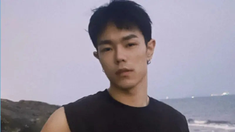 ▲中國知名編舞師解曉東（如圖）過世，享年30歲，死因為腦部重創、昏迷16個月不治，其生前社群最後貼文，已是去年10月的生日動態，看了令人難過。（圖／翻攝自解曉東微博）