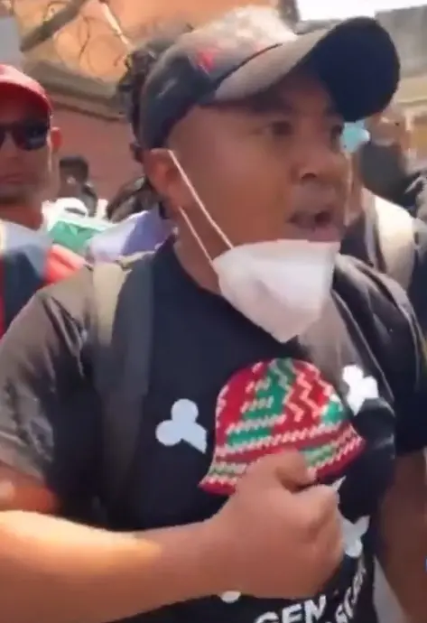    ▲馬達加斯加Z世代因不滿政府停水停電作為上街抗議，並將海賊王骷髏旗圖像穿在身上。（圖／翻攝自Ｘ）  