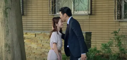 ▲吳政澔和程雅晨背著蘇晏霈偷來。（圖／民視提供）