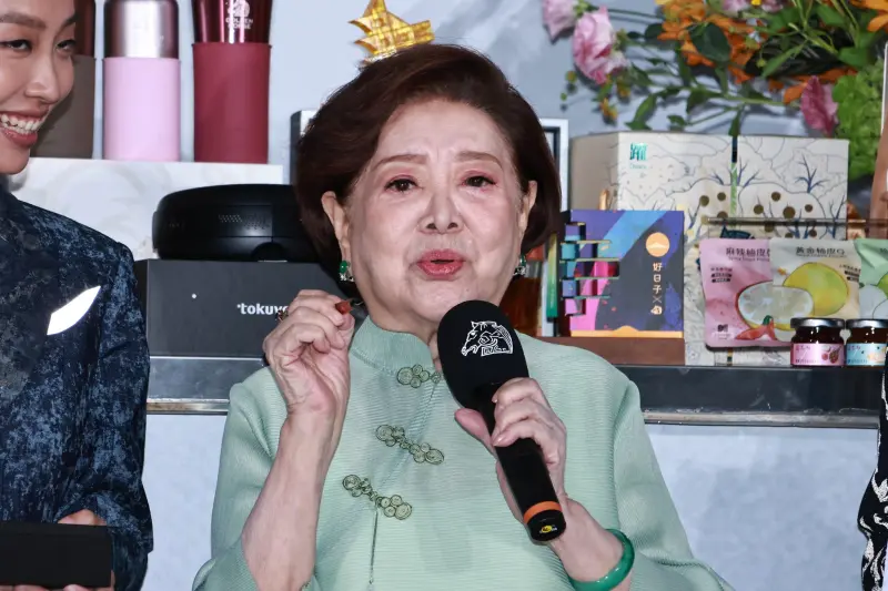 ▲金馬62終身成就獎、金鐘60終身貢獻獎雙料得主陳淑芳（如圖），今（30）日出席金馬遞獎大使公布記者會，她幽默表示，一次拿兩項終身獎，大家是否想要她退休，但她也堅定表示，一定會繼續演下去，不想在家等「那個字」。（圖／記者吳翊緁攝影）