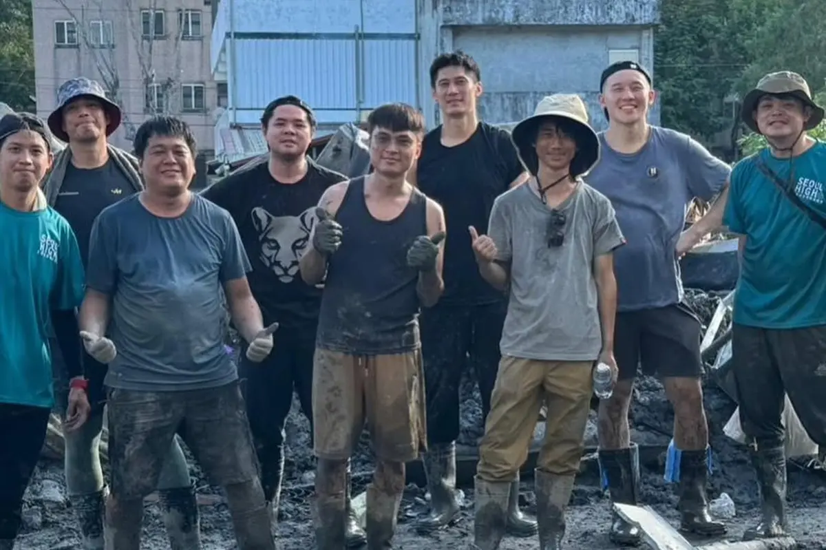 ▲TPBL台灣職籃大聯盟新北國王隊球員李愷諺和林金榜，以及前球員林力仁，也搭車到花蓮，為災區奉獻自己的一份心力。（圖／取自林力仁IG）