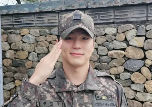 《社內相親》最帥車室長退伍了！金旻奎平頭照謝粉絲：想快點見面
