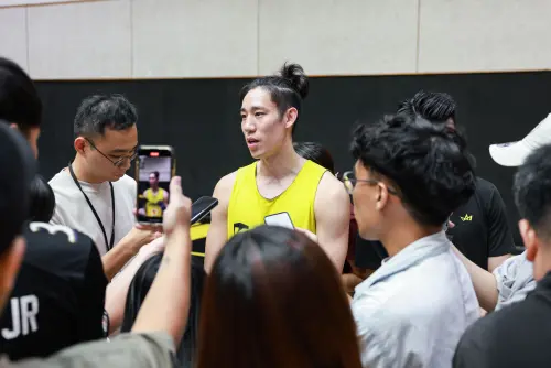 ▲國王隊於今（30日）季前媒體日宣布本季口號「The Reign Don’t Stop」，隨著全新主視覺設計正式亮相。（圖／新北國王提供）