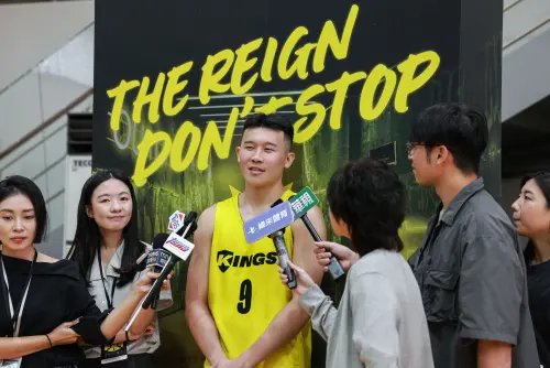 ▲新北國王攜手王道銀行迎接新賽季，正式推出全新聯名卡，並首次發表人氣球星林書緯與李愷諺的專屬卡面，讓球迷能以實際行動支持心中最喜愛的球員與球隊。（圖／新北國王提供）