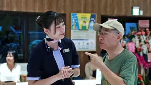 ▲迪化馬光中醫診所首度在院所導入「中藥互動體驗區」，透過專人引導與解說，帶領大家以視覺、嗅覺、觸覺等五感來探索中草藥的奧妙。（圖／NOWnews攝）