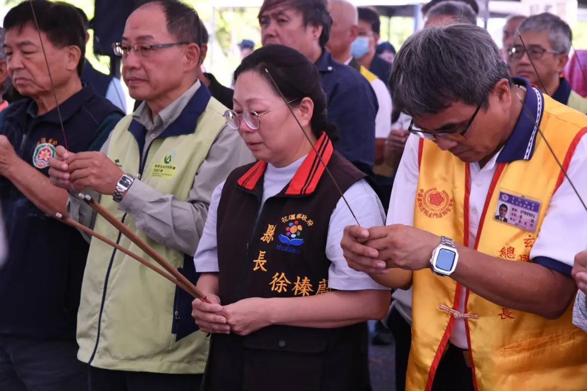 ▲花蓮縣長徐榛蔚今日主持頭七法會，中華玄門總會谷關大道院執行董事長林茂博稱「縣長慈悲」，惹怒一票網友。（圖／翻攝自徐榛蔚臉書）