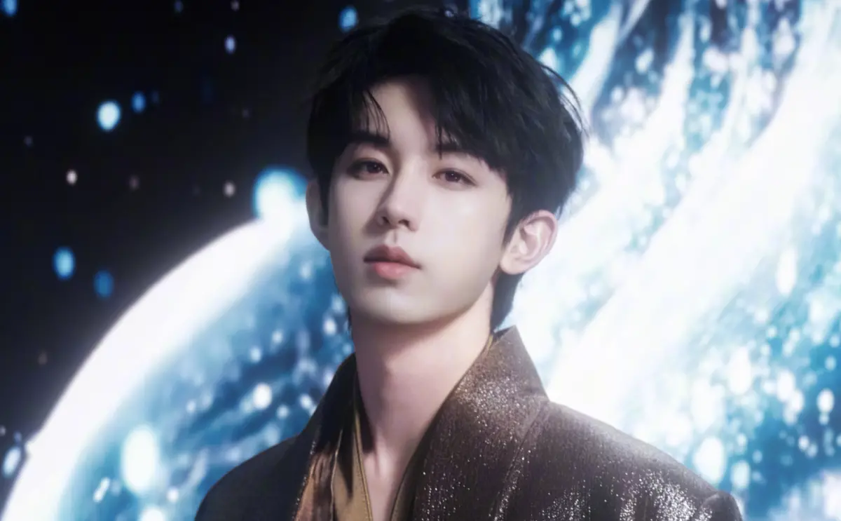 ▲郭俊辰（如圖）和于朦朧都拍過《太子妃升職記》，名下都有空殼公司，且商標被分在軍火類，這3大恐怖巧合讓粉絲憂心郭俊辰會成為下一個於朦朧。（圖／微博＠郭俊辰_Fiction）