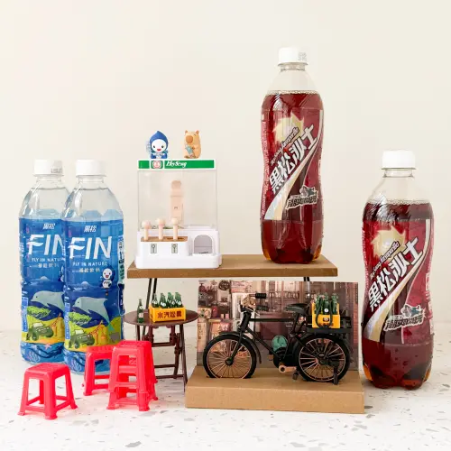 ▲指定商品2件加價就可換購限量復古腳踏車與夾娃娃機等迷你模型