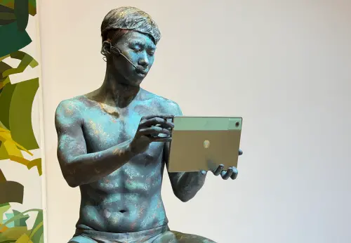 ▲Motorola施華洛世奇聯名版。（圖／記者周淑萍攝）