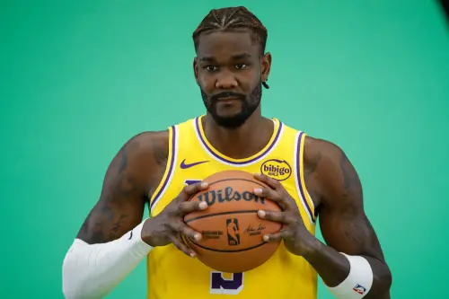 ▲洛杉磯湖人休賽季的補強動作相當到位，先後簽下艾頓與拉拉維亞（Jake LaRavia），補齊中鋒與側翼的深度。（圖／美聯社／達志影像）