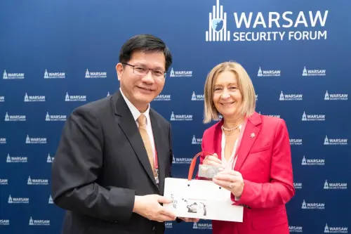 出席華沙安全論壇！林佳龍見法國、烏克蘭國會議員　深化夥伴關係
