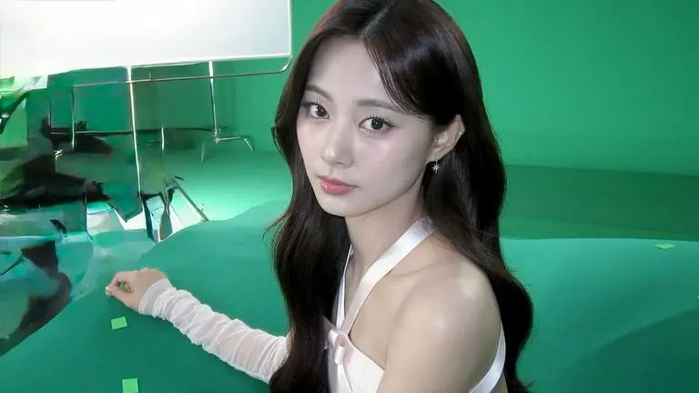 ▲子瑜（如圖）與舒華雖在海外發展，仍關注花蓮災情，委託陶晶瑩捐出大筆善款，並由杜詩梅協助執行災後需求，陶晶瑩親曝善款去向，並表示要讓資源能夠精準到位，展現藝人齊心守護家鄉的溫暖力量。（圖／翻攝自子瑜IG@thinkaboutzu）