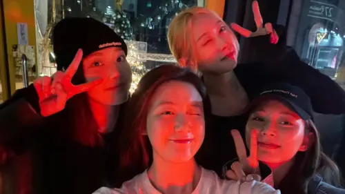 ▲舒華（前排左）與子瑜（前排右）雖然不同團，但2人因為都在海外發展，因此感情十分要好，這次也約好一起捐款幫助花蓮風災災民重建。（圖／翻攝自舒華IG@yeh.shaa_）