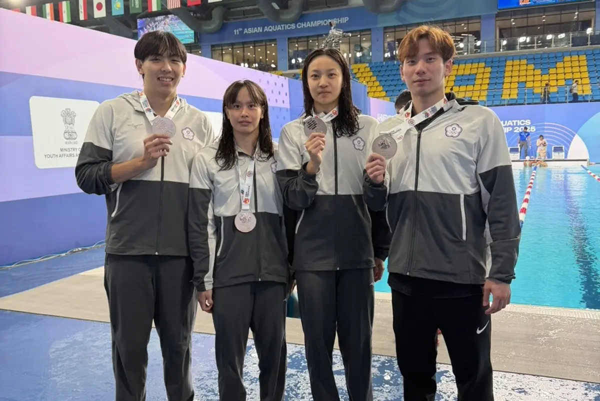 ▲印度阿默達巴德隆舉行的第11屆亞洲游泳錦標賽，中華隊今在第三天賽程再創佳績，王星皓在男子200混合式和男女混合400自接力再摘下2銀，而首日成功摘金的「台灣蝶王」王冠閎則在50蝶游破自己保持的全國紀錄。（圖／泳協提供）