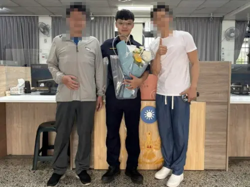 男子停紅燈心疾暈厥　員警CPR搶救成功
