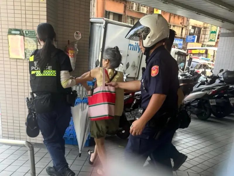 ▲北捷曾姓婦人逼讓座事件延燒至今，今（1日） 一早爆出其因竊盜罪未到案遭到警方逮捕。（圖／翻攝自Threads）