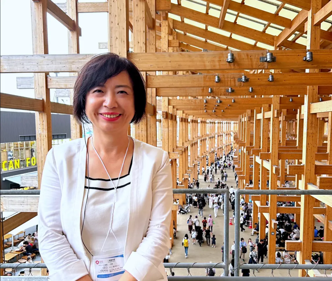 ▲何欣純赴日考察世博大獲好評的台灣館，希望能將這份感動在台中霧峰重現，將正式向行政院提案。（圖／何欣純辦公室提供）