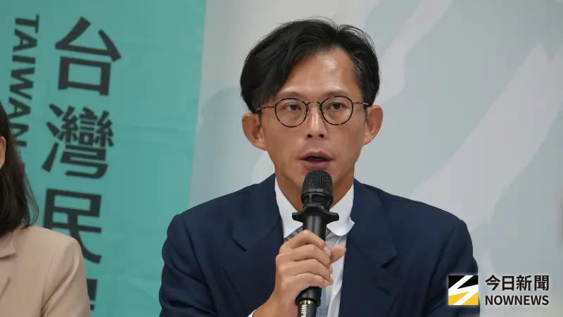 ▲中央社提告記者謝幸恩背信罪，民眾黨主席黃國昌怒轟「民進黨有事衝著我來」。（圖／記者呂炯昌攝，2025.10.01）