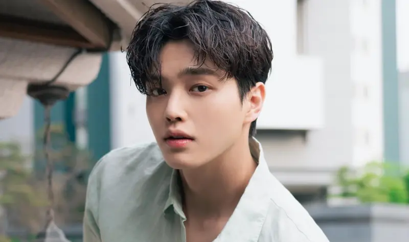 ▲宋江今日正式退伍，預計投入新劇《四手聯彈》拍攝，飾演天才鋼琴家。今日也有許多粉絲到軍營外迎接宋江，大讚宋江退伍後根本一樣超帥，狀態完全沒變。（圖／宋江IG@songkang_b）