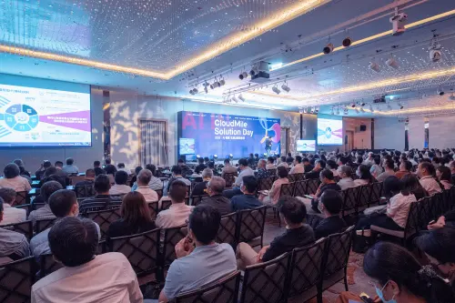 ▲CloudMile 萬里雲集團於 Solution Day 推出三大 AI 轉型解方，展示其打造 AI Ready 企業的實際成果。（圖／CloudMile 萬里雲提供）