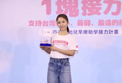 林心如廣告抱別的小孩、8歲愛女吃醋！霍建華轉身帶寶貝捐零用錢
