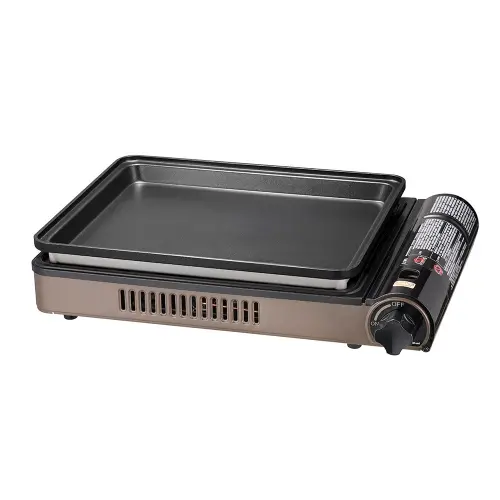 ▲岩谷燒烤達人料理爐，附蓋鍋具深度5公分，烤肉、煎餃、炒麵都合適，還可以當卡式爐靈活使用。（圖／特力屋提供）