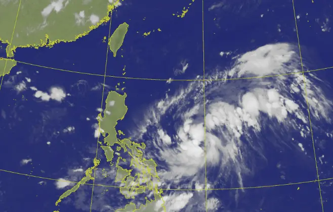 ▲今天各地晴到多雲，高溫突破30度，麥德姆颱風週五、週六（10/3至10/4）最接近台灣。（圖／中央氣象署cwa.gov.tw）