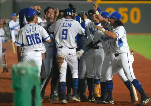 ▲富邦悍將靠魏全一棒敲出追平安打，以及後續中信兄弟投手蔡齊哲對蔡佳諺投出再見保送，以6：5擊敗兄弟，成功捍衛主場。（圖／取自富邦悍將臉書）