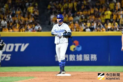 中職／富邦預期勝率一度跌到6%！魏全驚天一擊　讓象迷收起黃彩帶
