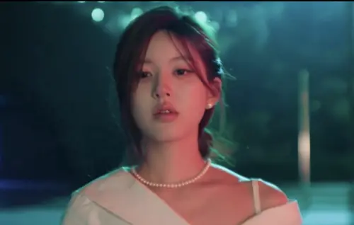 ▲趙露思得知婚姻真相崩潰。（圖／翻攝自微博）