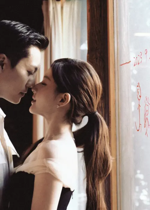 ▲陳偉霆（左）只是利用趙露思的背景。（圖／翻攝自微博）