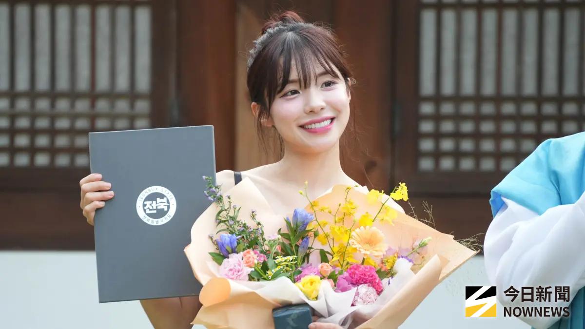 ▲李多慧（如圖）過去因甜美形象曾遭網友質疑「太假」，但此次前往花蓮救災一舉逆轉風評，她從捐款到親力親為出力搬物資，讓黑粉改口道歉高喊「我錯了」，網友盛讚：「人美心也美！」（圖／記者張一笙攝）