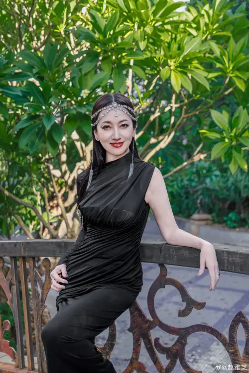 ▲香港演員趙雅芝（如圖）70歲了風采依舊，臉蛋、身形保養得宜。（圖／翻攝自趙雅芝微博）