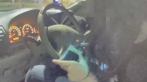 北市醉女「拿信用卡當證件」警看傻！下秒怒飆罵：你這垃圾公務員
