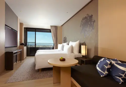 ▲礁溪寒沐酒店祭出集團最殺優惠商品，「一泊一食乘風居平日/小旺日雙人住宿券」每組1張售價7,800元，等同34折。（圖／寒舍集團提供）